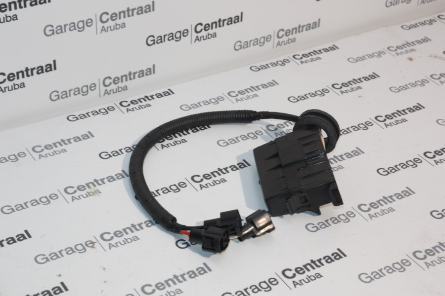 FUSE BOX HD65 {NEXT TO BATTERY