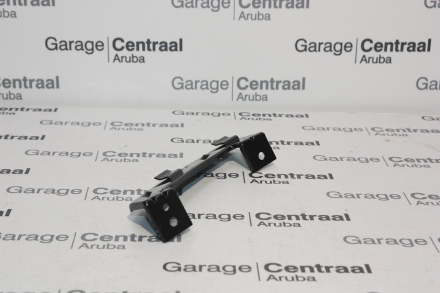 BRACKET I30 LH FR/BMPR UPP 07-