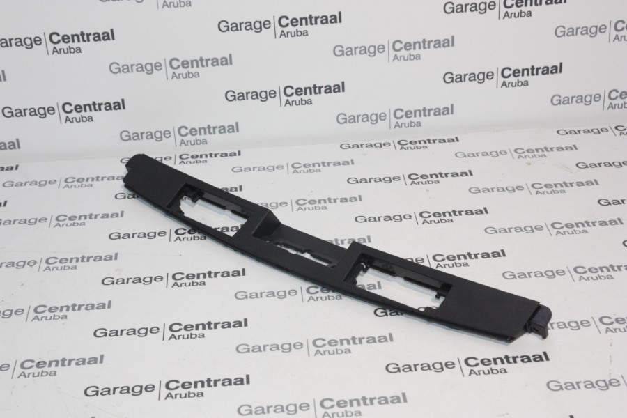 GARNISH TUC T/GATE LWR 10-