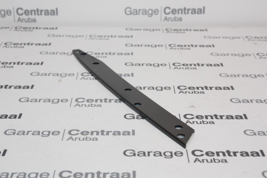 BRACKET H-1 RH FR/BUMPER 04-