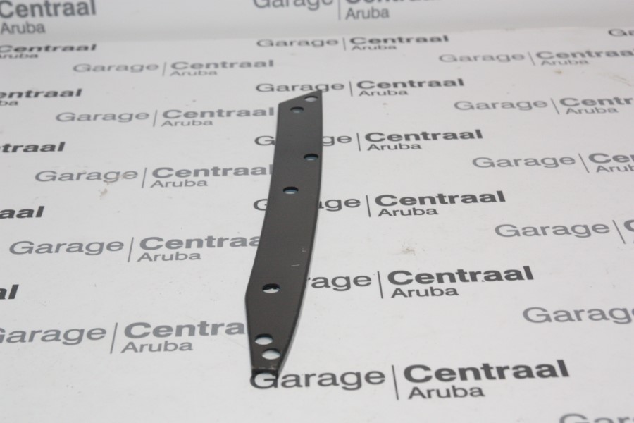 BRACKET H-1 RH FR/BUMPER 04-