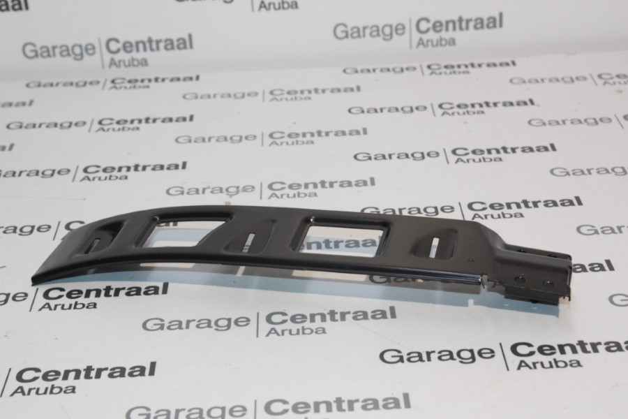 BRACKET H-1 RH RR/BUMPER 04- 