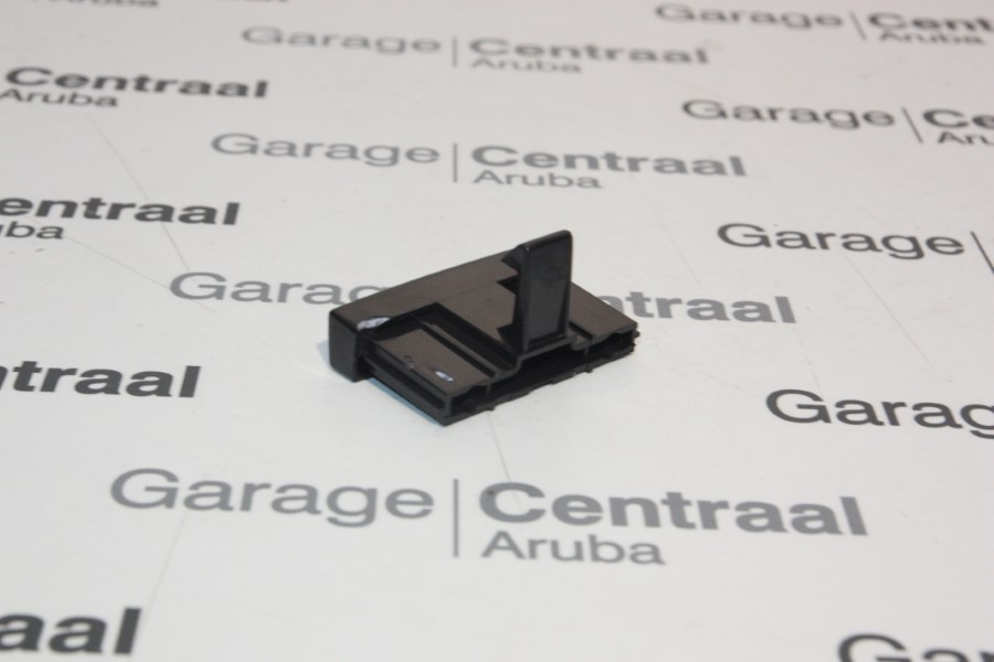 KNOB VER ARMREST (UPR) 