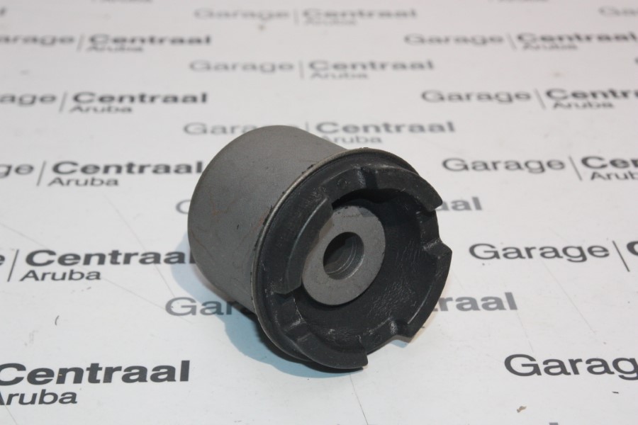 BUSHING SAN SUBFRAME 06- 