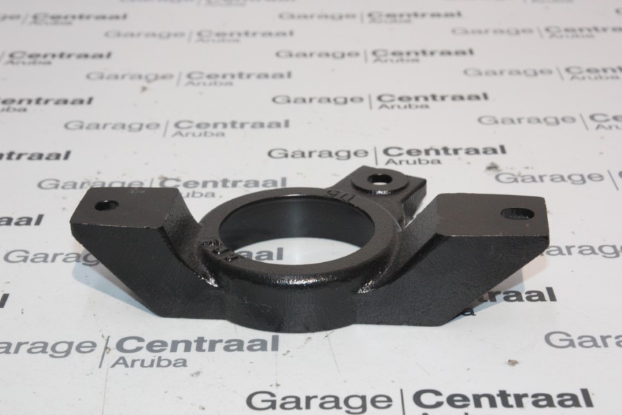 BRACKET GET RH ENG/MOUNT DSL 06- 