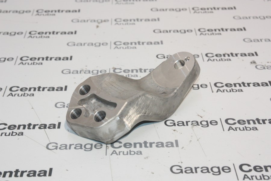 BRACKET ELA ENG/MOUNT UPR RH 07- 