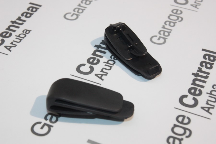 CLIP VER SEATBELT HOLDER RR 