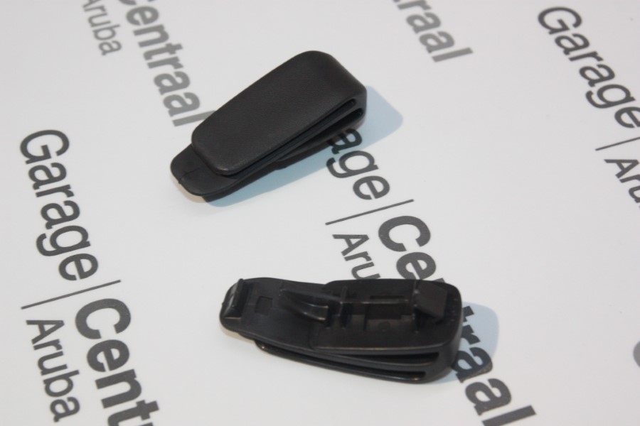 CLIP VER SEATBELT HOLDER RR 