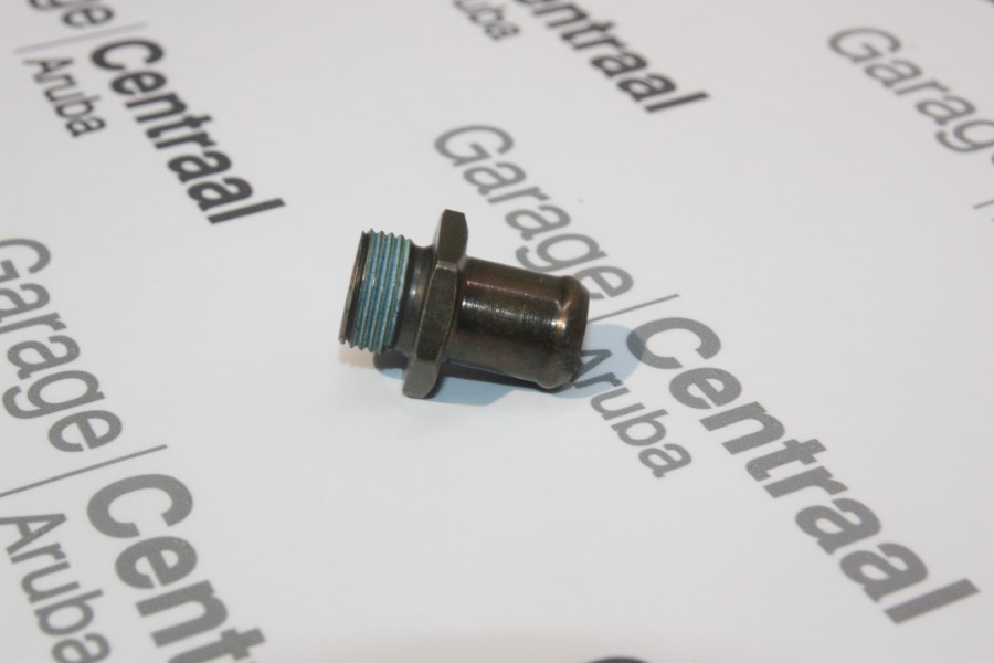 NIPPLE-OIL COOLER 