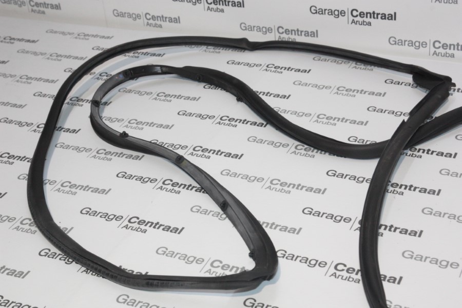 DOOR-SEAL-RH-RR-DOOR-AMAROK 