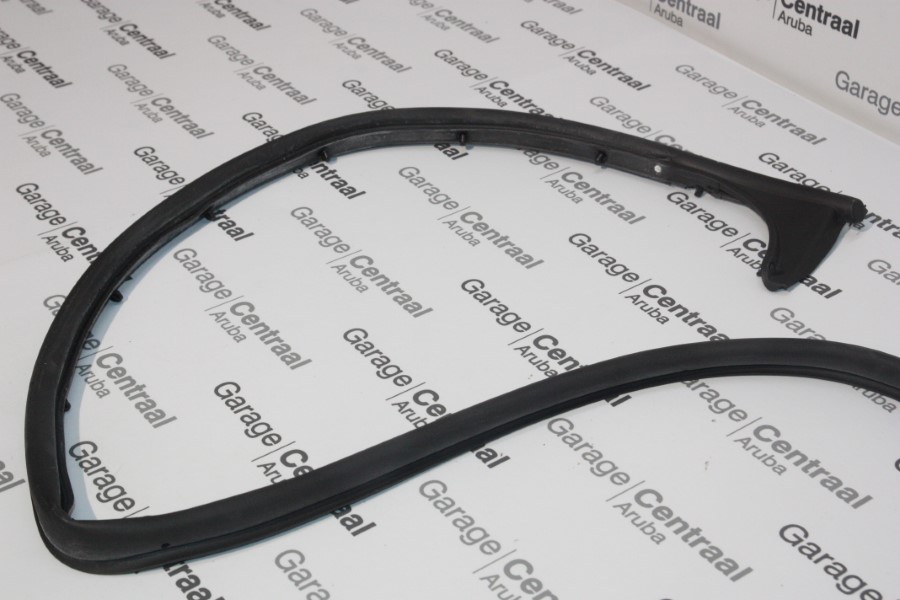 DOOR-SEAL-LH-FR-(LOWER)-DOOR-AMAROK 