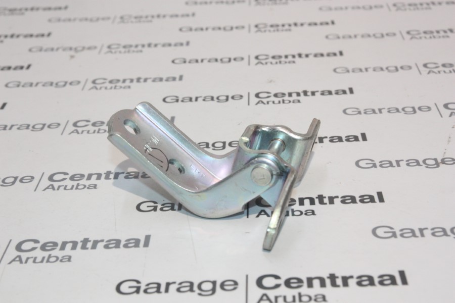 HINGE ACC RH FR/DR UPR 06- 