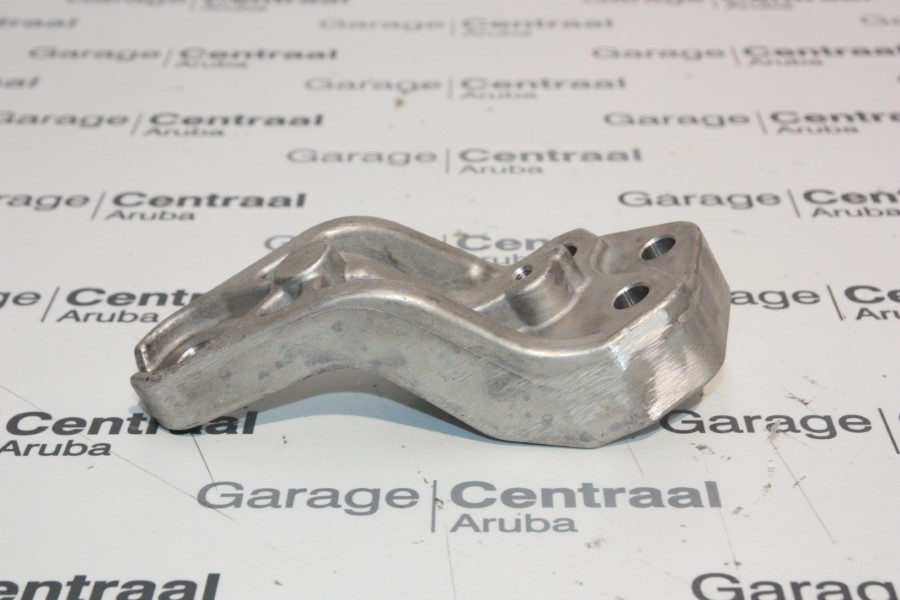 BRACKET ELA ENG/MOUNT UPR RH 07- 
