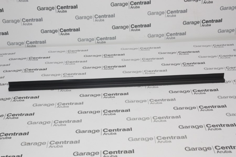 SEAL VW INT/COOLER LWR SEAL 