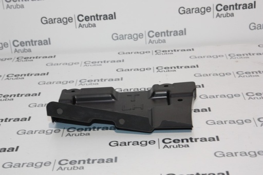 [866172B000] BRACKET SAN LH LWR RR/BMPR 06-