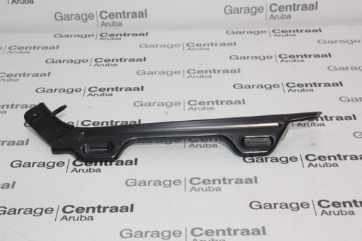 [8651517000] BRACKET MTR LH FR/BUMPER