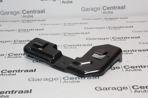 [865812E000] BRACKET TUC FR/BMPR LH