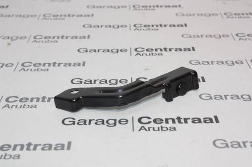 [865851A000] BRACKET ACC RH FR BMPR 