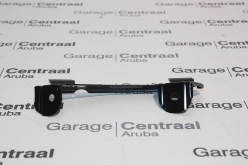 [865831E000] BRACKET ACC LH FR/BMPR 06- 