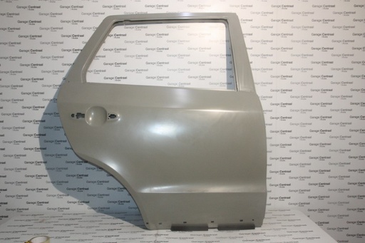[770042B030] RR/DOOR SAN RH 06- 